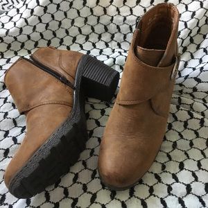 SOLD on Ⓜ️ Boc by Born booties. Size 8.5